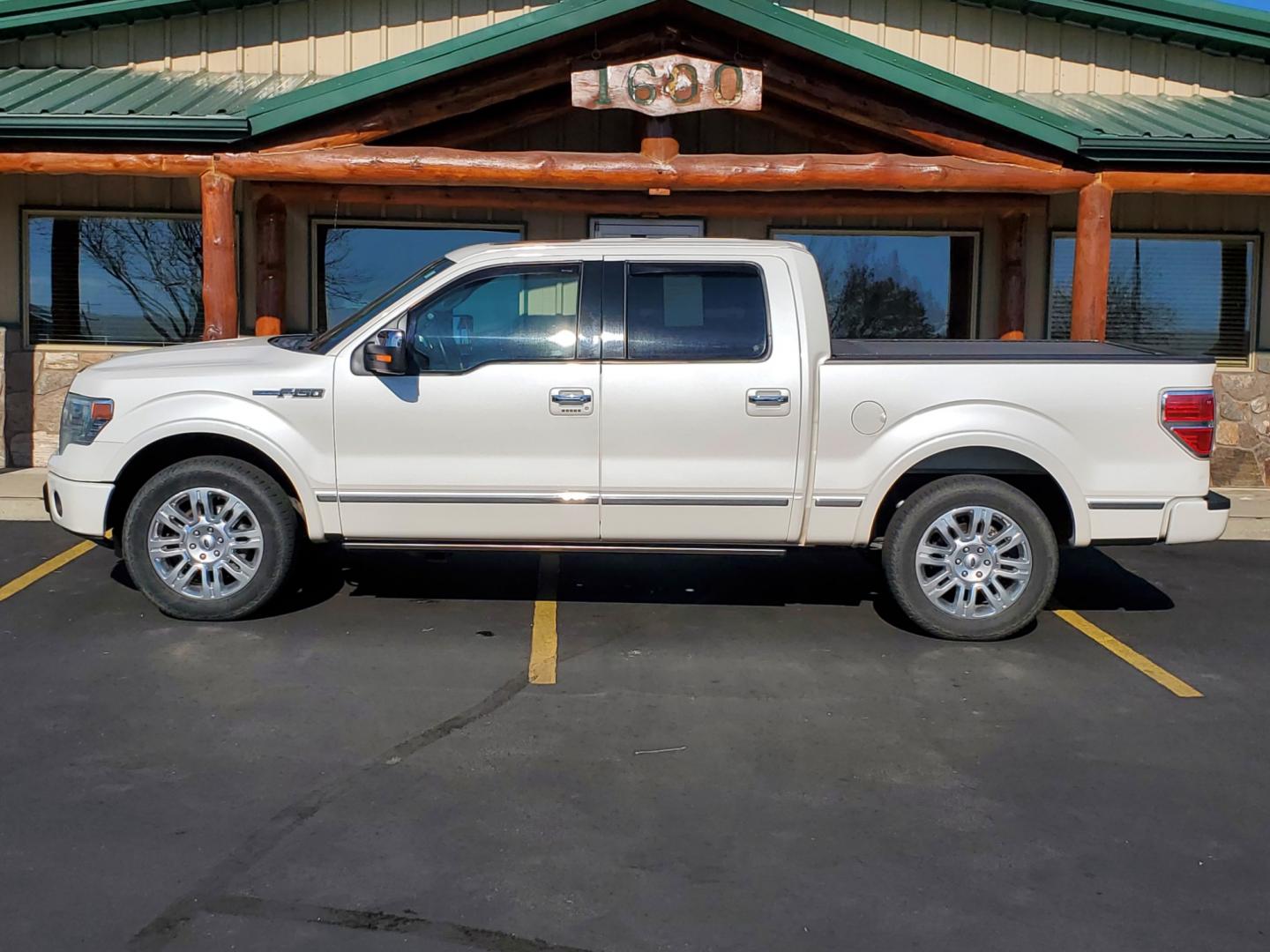 2014 White /Black Ford F-150 Platinum (1FTFW1CFXEF) with an 5.0L V-8 FFV engine, 6-Speed Automatic Electronic transmission, located at 1600 E Hwy 44, Rapid City, SD, 57703, (605) 716-7878, 44.070232, -103.171410 - Photo#3